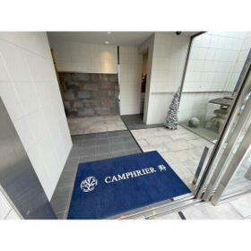 5/5 エントランス