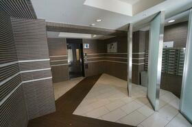 16/16 エントランス