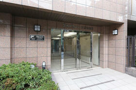 16/16 エントランス