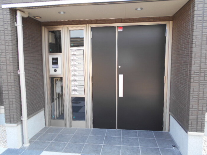 18/20 エントランス