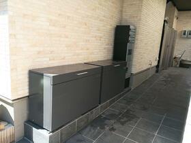 16/16 エントランス