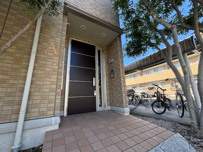 19/23 エントランス