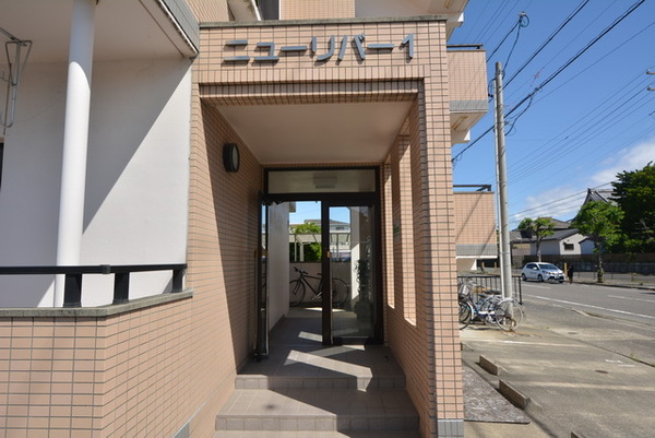 2/2 エントランス