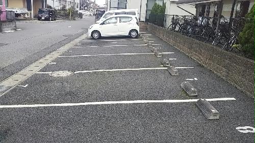 2/2 駐車場
