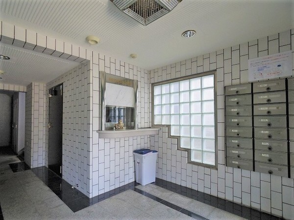 15/15 エントランス