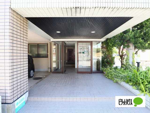 17/18 エントランス