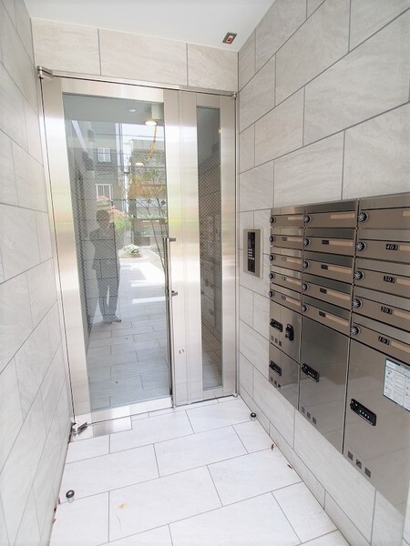 21/23 エントランス