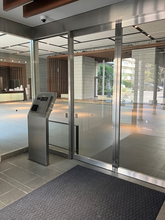 3/3 エントランス