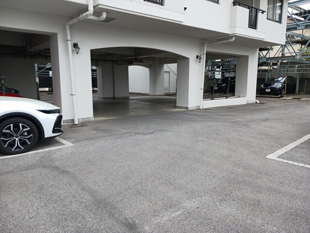 13/21 駐車場