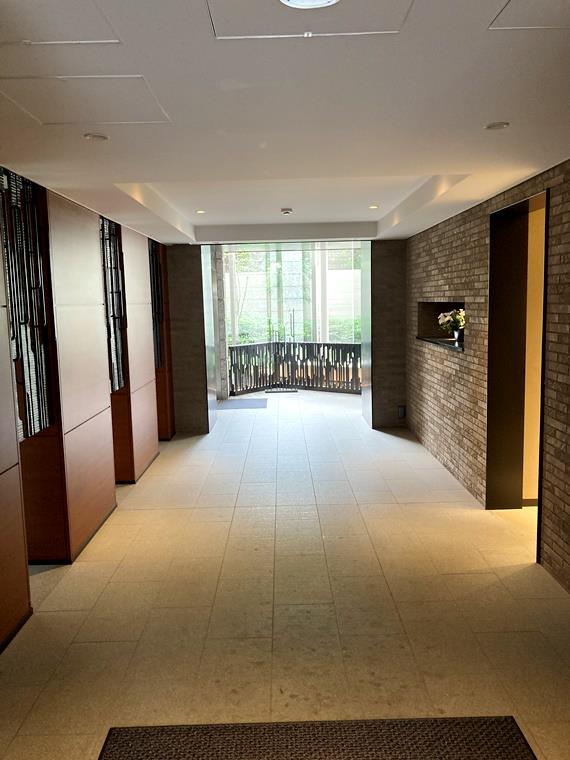 17/17 エントランス