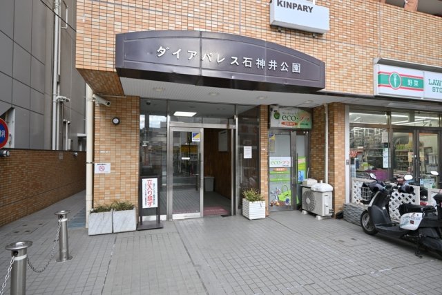 15/17 エントランス