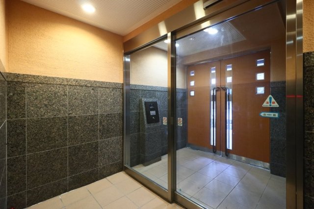 14/15 エントランス