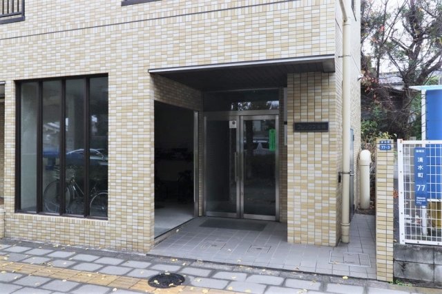 16/18 エントランス