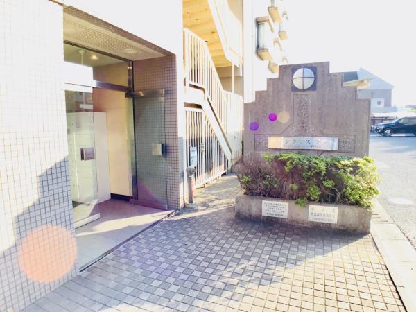 26/28 エントランス