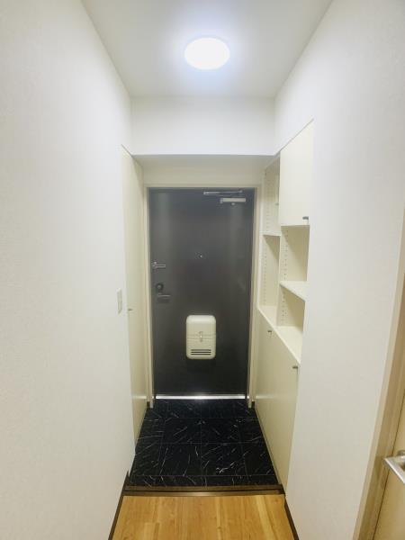 13/28 玄関