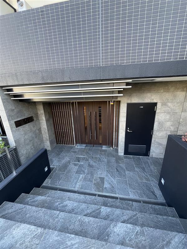 19/19 エントランス