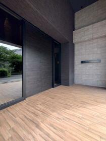 13/13 エントランス