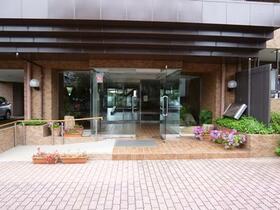 16/16 エントランス