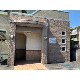 15/15 エントランス