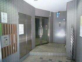 16/16 エントランス