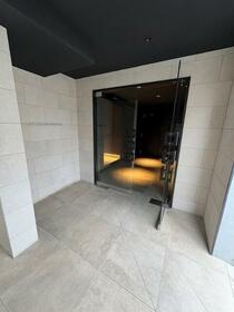 16/16 エントランス