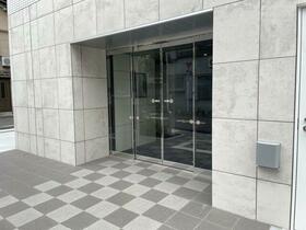 14/14 エントランス