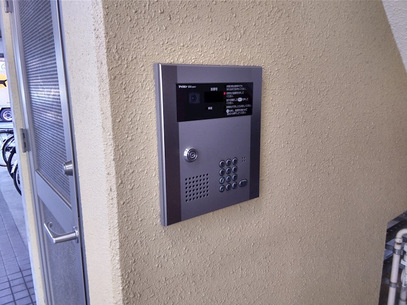 16/16 エントランス