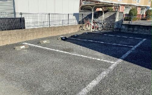 14/14 駐車場