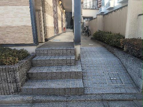 2/2 エントランス