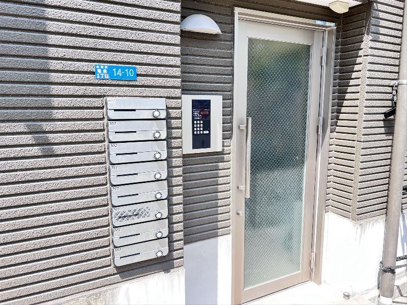 17/17 エントランス