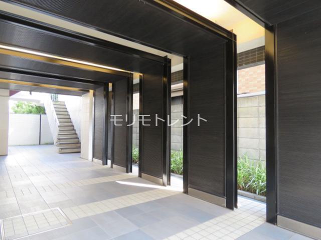 14/22 エントランス