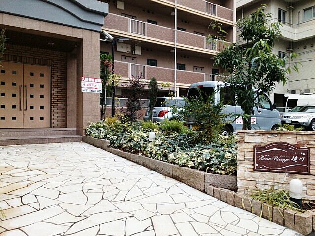 14/20 エントランス