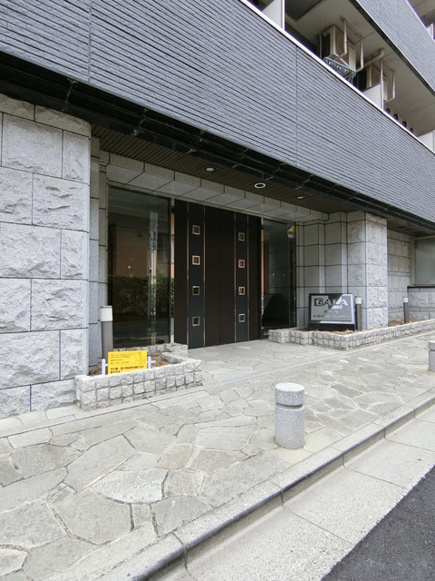 24/28 エントランス