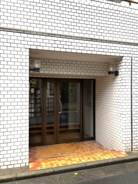 17/19 エントランス