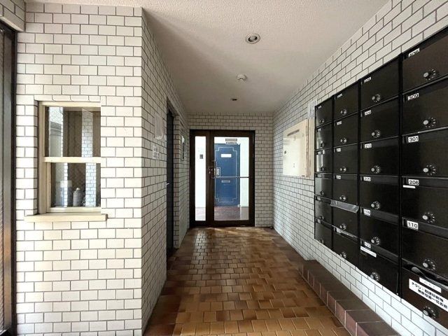 18/19 エントランス