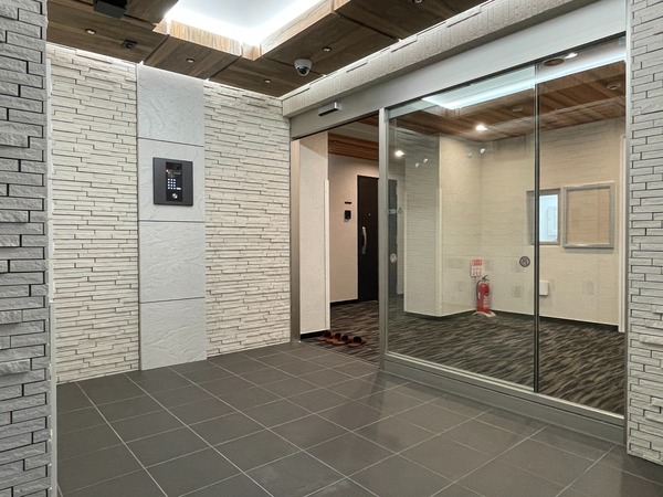 14/14 エントランス