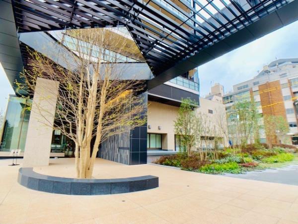 2/4 エントランス