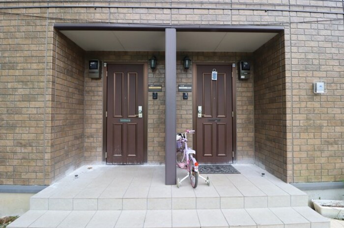 18/20 エントランス