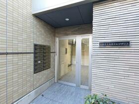 16/16 エントランス