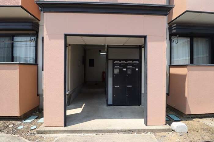 18/21 エントランス