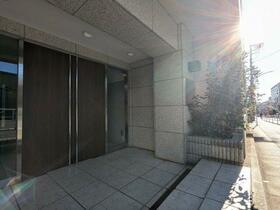 16/16 エントランス