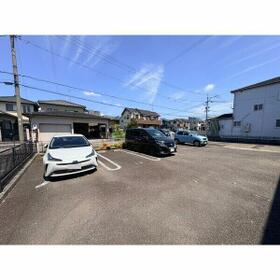 16/16 駐車場