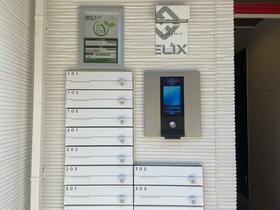 16/16 エントランス