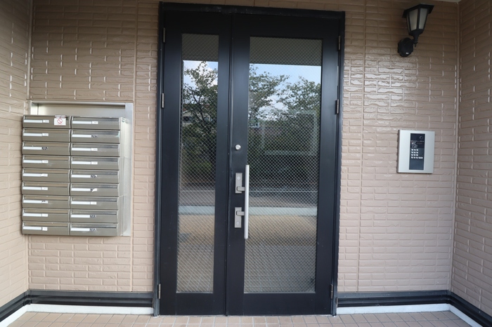 18/26 エントランス