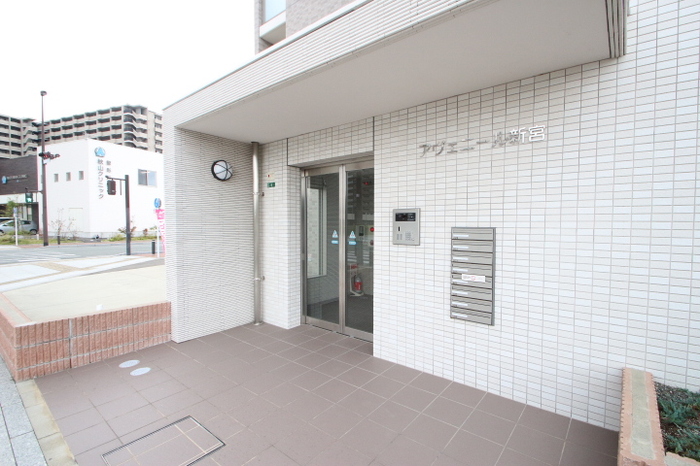 18/19 エントランス