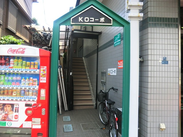 22/27 エントランス