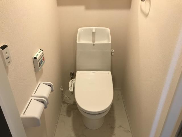16/27 トイレ