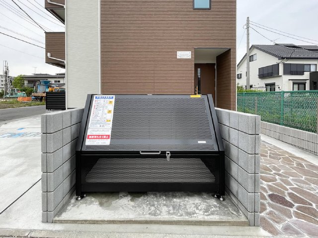 14/14 エントランス