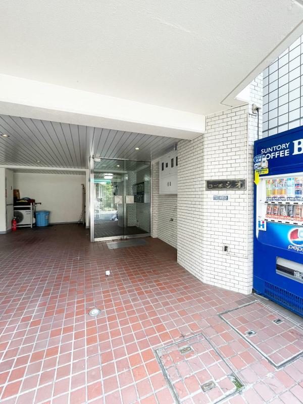 18/18 エントランス