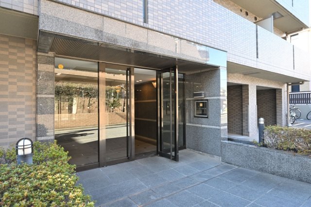 14/19 エントランス